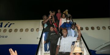 Abanya Zimbabwe bazigisha mu Rwanda batangiye kuhagera