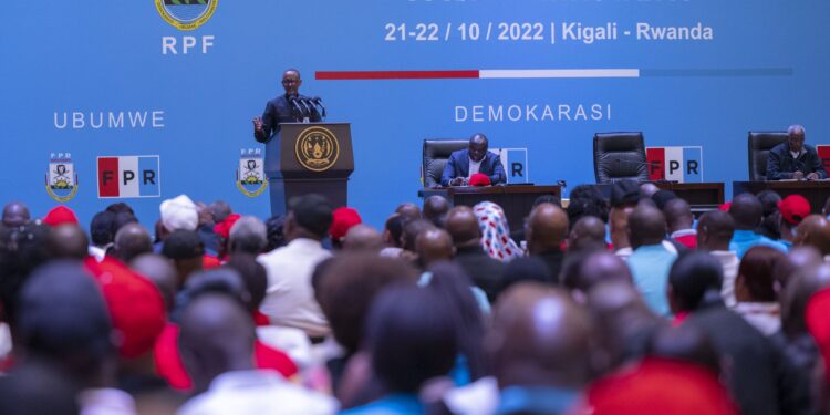 Perezida Kagame yayoboye inama ya Biro Politiki ya FPR Inkotanyi yabereye mu Intare Arena