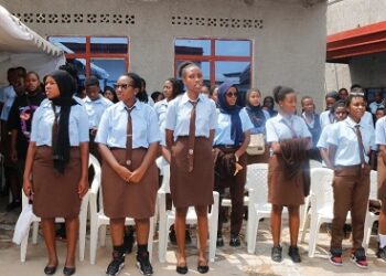 Nyarugenge : Abasaga 200  bakiriwe banahabwa ikaze muri Kigali Leading Technical Secondary School