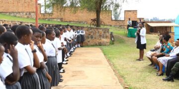 MINEDUC irasaba buri wese kwita ku kibazo cy’abana bata ishuri