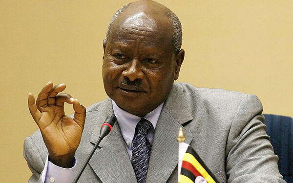 Perezida Museveni yasabye imbabazi mu mwanya w’umuhungu we