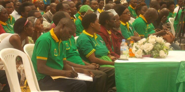Abavuzi gakondo barasaba   Minisitiri  w’Ubuzima mushya kubakemurira ibibazo byabo byari byaraburiwe ibisubizo