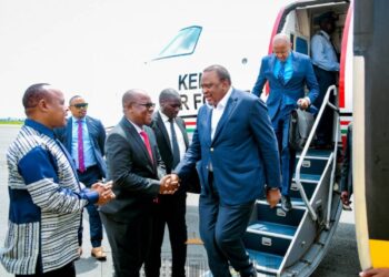 Uhuru Kenyatta yagiye kuganira na Perezida Ndayishimiye ku ntambara ya RDC
