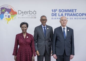 Perezida Kagame na Madamu Jeannete Kagame mu bitabiriye inama ya Francophonie