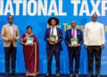 Mutangana Yohani  Batisita ashimishijwe n’igihembo yahawe cyo gutanga no kwishyura neza imisoro yahariwe inzego z’ibanze