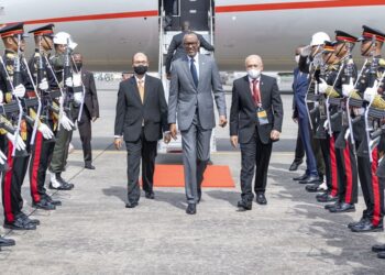 Perezida Kagame yageze I Bali aho yitabiriye inama ya G20