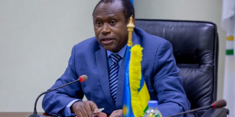 Guverinoma yagize icyo ivuga ku mpinduka ku masaha y’akazi