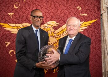 Perezida Kagame yahawe igihembo cy’umuyobozi w’Intangarugero