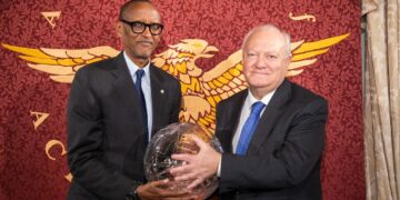 Perezida Kagame yahawe igihembo cy’umuyobozi w’Intangarugero