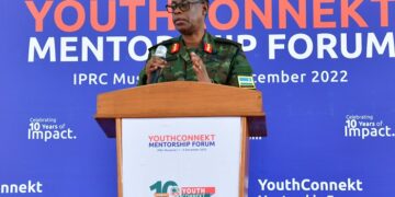 Gen Kabarebe yeretse urubyiruko icyabageza kuri byinshi