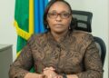 Minisitiri w’uburezi yihanganishije ababyeyi b’umwana wazize impanuka ya Bus itwara abanyeshuri