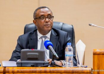 Dr Biruta Vincent yavuze uko umubano w’u Rwanda n’ibihugu byo mu karere uhagaze