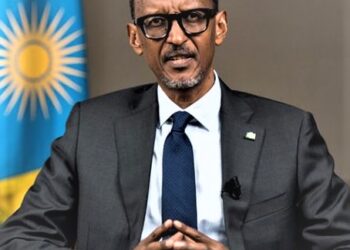 Ababyeyi barashimira Perezida Paul Kagame uburyo abana  basubukuye amasomo yabo neza