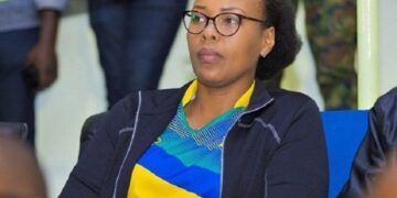 Minisitiri wa Siporo yagereranyije imyitwarire y’Abanyamakuru nko gusenya igihugu