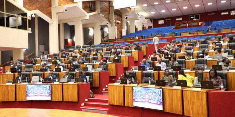 Abagize Inteko batoye itegeko rishya rireba abaterezwa cyamunara kubera kutishyura