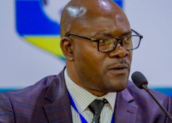FERWAFA: Abantu batatu nibo bagiriwe icyizere cyo kuyiyobora mu minsi 39 y’Inzibacyuho