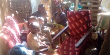 Gisagara : Umuryango wasohowe mu nzu nyuma yo guterezwa cyamunara mu ibanga uri gutabaza