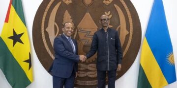 Perezida Kagame yaganiriye na Minisitiri w’Intebe wa São Tomé na Príncipe
