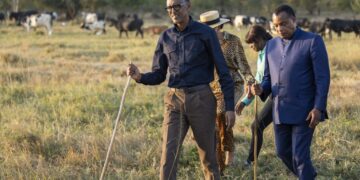 Perezida Kagame yagabiye Inka z’inyambo mugenzi we Sassou Nguesso