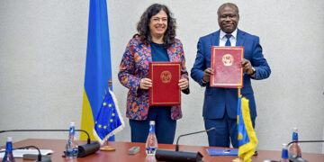 U Rwanda na EU byasinyanye amasezerano y’inkunga ya miliyari 25Frw