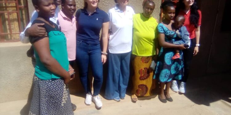 Bugesera : Umuryango Nterankunga FONDAZIONE MARCEGAGLIA ONLUS wiyemeje gutuza heza abatishoboye no kwigisha urubyiruko imyuga