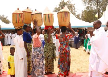 Rulindo : Mu myaka ibiri Paruwasi Rusasa yibarutse Padiri wayo wa  mbere  « Gwiza Joseph »