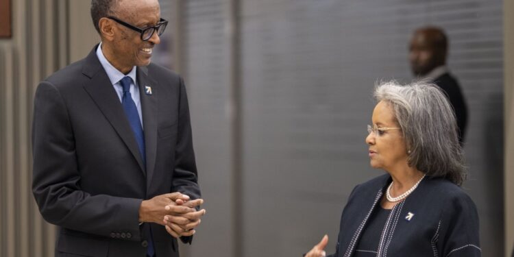 Perezida Paul Kagame yagiranye ibiganiro na mugenzi we wa Ethiopia