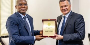 Minisitiri w’Ingabo Juvenal Marizamunda yakiriye Ambasaderi w’u Bufaransa mu Rwanda