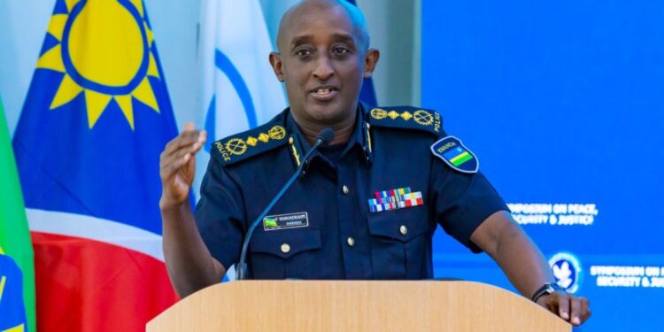 Perezida Kagame yazamuye mu ntera umukuru wa polisi