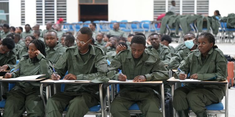 Urubyiruko rwiga mu mahanga rurasabwa gufata ibyiza bibayo birinda ingeso mbi zihagaragara