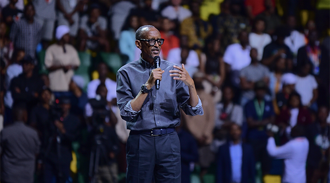 Perezida Kagame yasabye urubyiruko rwa Afurika guteza imbere umugabane wabo