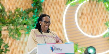 Madamu Jeannette Kagame yibukije abagore ko bakwiye guhuza ubukirisitu n’indangagaciro z’umuco