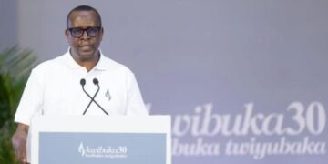 Ukwigisha kwanga u Rwanda ujye umubwira uti ‘Ntumpeho’ – Minisitiri Bizimana