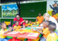 Madamu Jeannette Kagame na Agata Duda basuye  ECD yo muri village Urugwiro