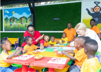 Madamu Jeannette Kagame na Agata Duda basuye ECD yo muri village Urugwiro