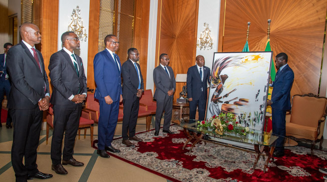 Perezida Kagame yahaye impano Diomaye Faye wa Sénégal