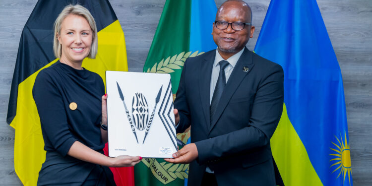 U Rwanda n’U Bubiligi biyemeje ubufatanye mu bya Gisirikare