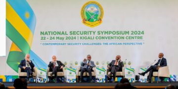 Minisitiri w’Ubucuruzi n’Inganda Dr Jean-Chrysostome Ngabitsinze yatangaje ko hagomba kugira igikorwa mu kongera ingano y’ibikorerwa imbere mu gihugu