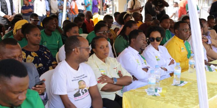 Ku munsi wa kabari Dr Frank Habineza yiyamamarije ku Ruyenzi mu Karere ka Kamonyi