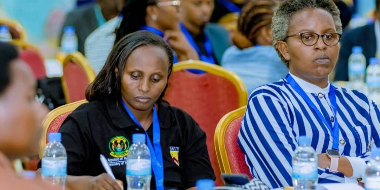 Ubuzima: Abaforomo bashinzwe kwita ku bafite ibibazo byo mu mutwe baracyari bake