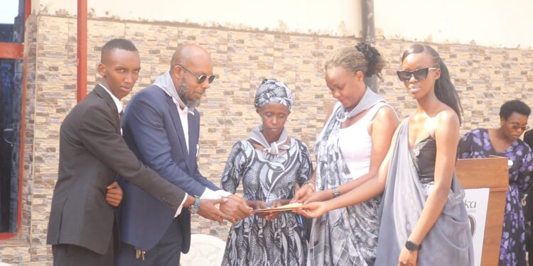 Nyarugenge: Hibutswe abari abanyeshuri abarimu n’abakozi b’icyahoze ari ishuri rya ETM