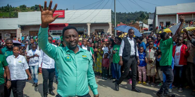 Umukandida Dr Frank Habineza akomeje kwigwizaho abarwanashyaka benshi-AMAFOTO
