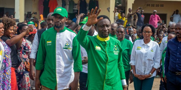 Abakandida b’ishyaka Green Party biyamamarije mu Karere ka Nyabihu na Rubavu-AMAFOTO