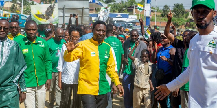 Dr Frank Habineza yijeje ab’i Rutsiro isoko rigezweho naho ab’i Karongi abemerera uruganda ruzabakura mu bushomeri