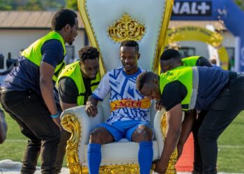 Robertinho yifurije Haruna “witonda” amahirwe masa mu butoza