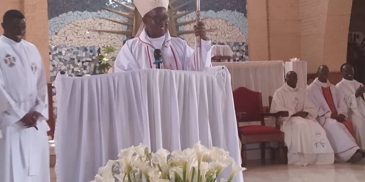 Musenyeri Nzakamwita agira inama Abibumbiye mu miryango y’Agisiyo Gatulika gufatira urugero kuri Kristu Umwami wababereye urumuri