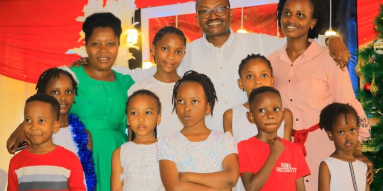Abarerera muri Mother Mary International School Complex bahawe umukoro wo gukomeza gutoza abana ikinyabupfura n’urukundo