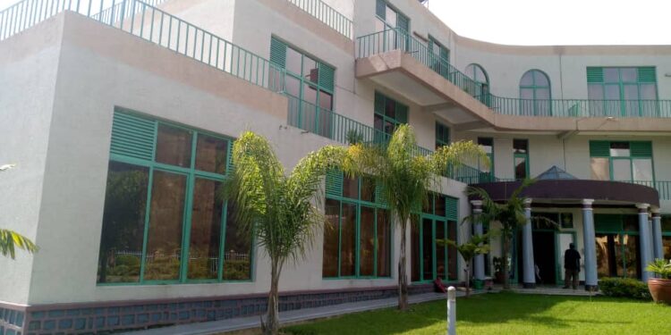 Abifuza aho kwizihiriza Noheli n’Ubunani Hotel IBIGABIRO yo muri Rutsiro yabashyize igorora