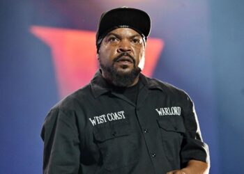 Umuraperi Ice Cube agiye gukota ibitaramo bizaba bivuga ukuri ku butegetsi bwa Amerika