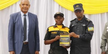 Polisi y’igihugu yahaye ubutumwa abasore n’inkumi basoje amahugurwa muri GUARDSMARK Security